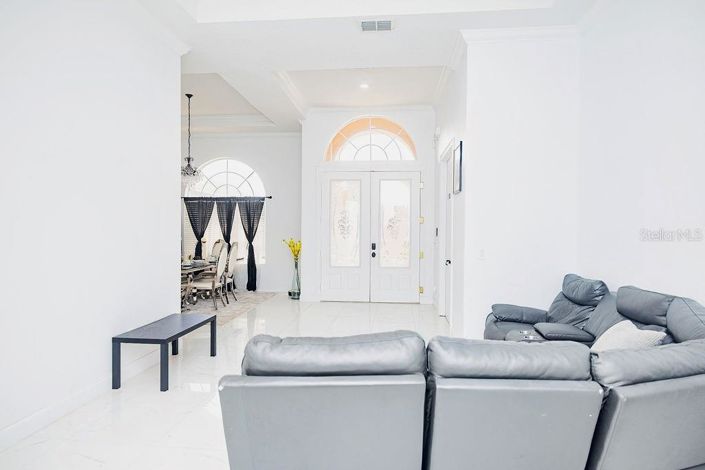 Image No.3-5 Bed House for sale