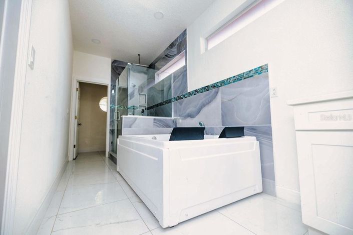 Image No.32-5 Bed House for sale