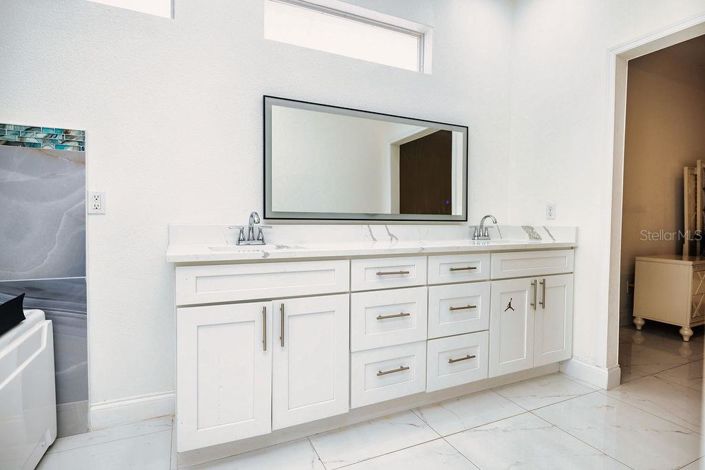 Image No.34-5 Bed House for sale