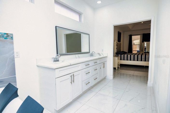 Image No.35-5 Bed House for sale