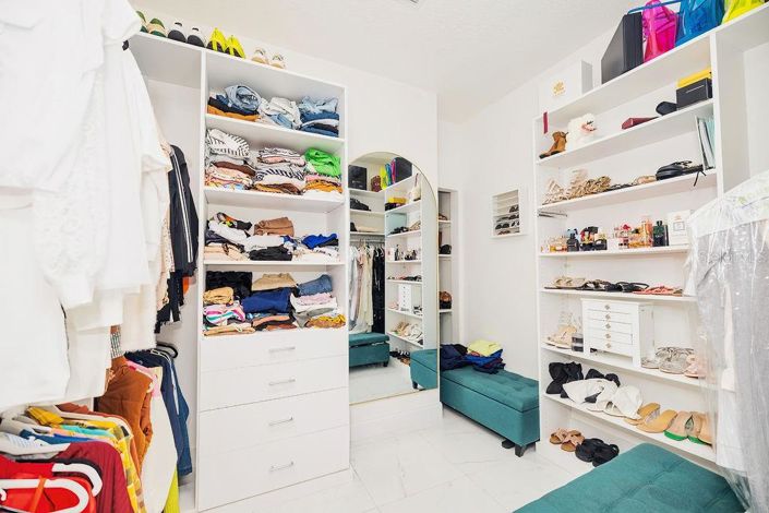 Image No.40-5 Bed House for sale