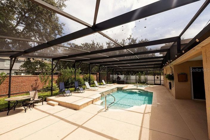 Image No.57-5 Bed House for sale