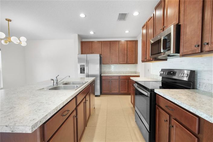 Image No.12-5 Bed House for sale