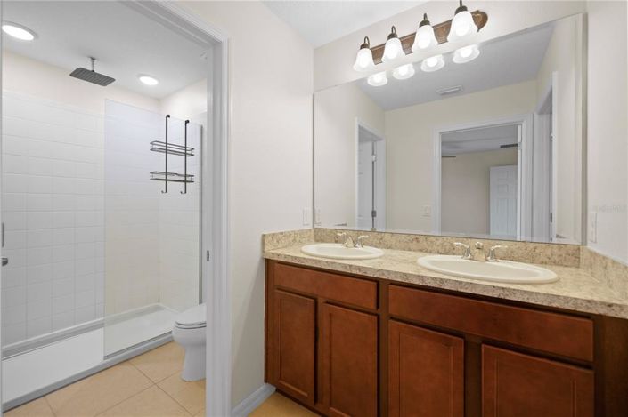 Image No.28-5 Bed House for sale