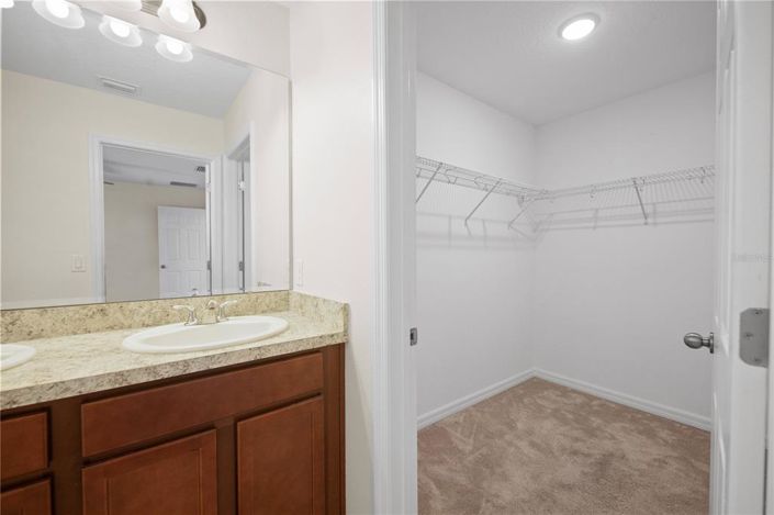 Image No.30-5 Bed House for sale