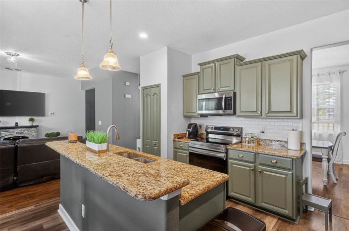 Image No.18-4 Bed House for sale