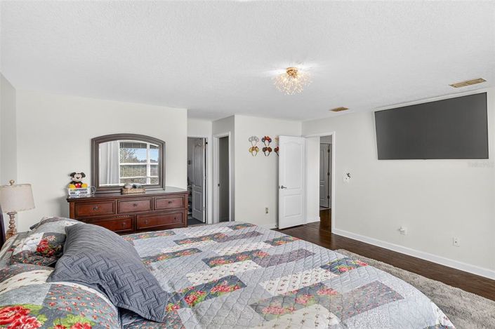 Image No.38-4 Bed House for sale