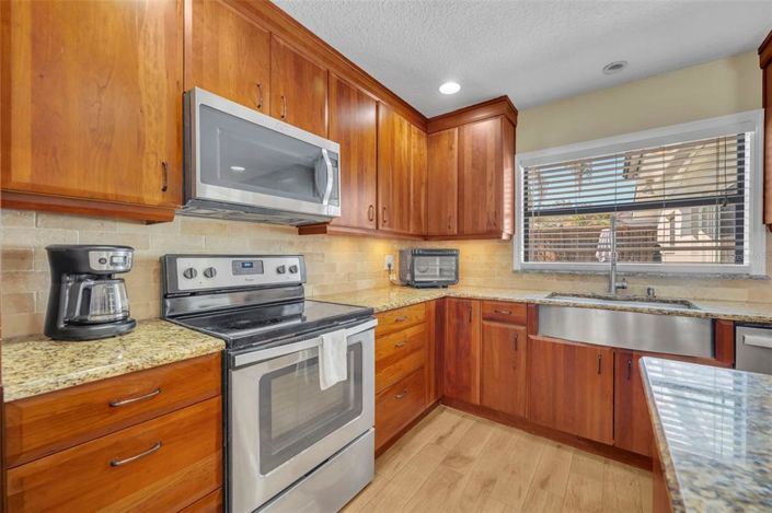 Image No.10-5 Bed House for sale