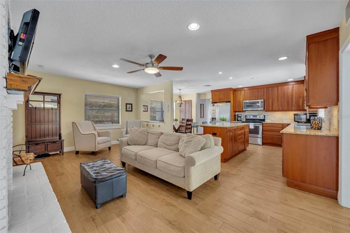 Image No.13-5 Bed House for sale