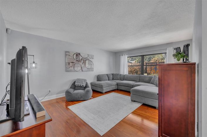 Image No.16-5 Bed House for sale