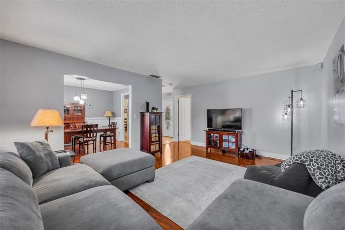 Image No.18-5 Bed House for sale