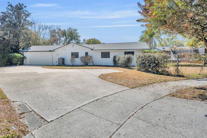 Image No.37-5 Bed House for sale