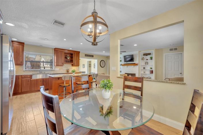 Image No.6-5 Bed House for sale