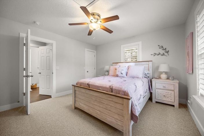 Image No.36-5 Bed House for sale