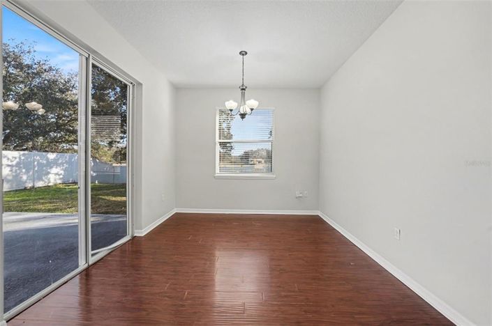 Image No.8-3 Bed House for sale