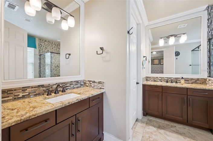 Image No.28-5 Bed House for sale