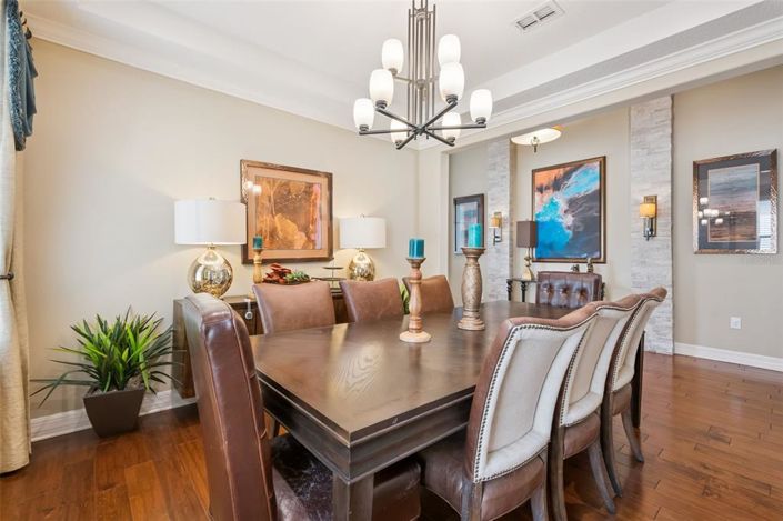 Image No.8-5 Bed House for sale