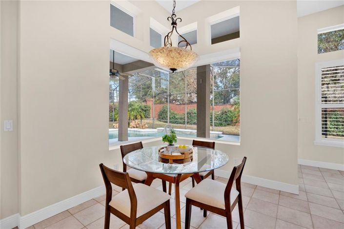 Image No.19-5 Bed House for sale