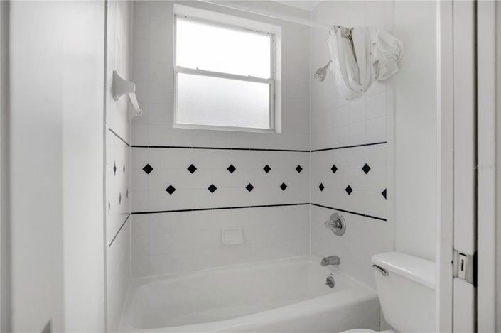 Image No.38-5 Bed House for sale