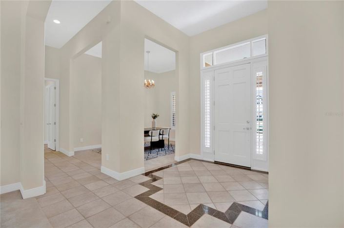 Image No.7-5 Bed House for sale