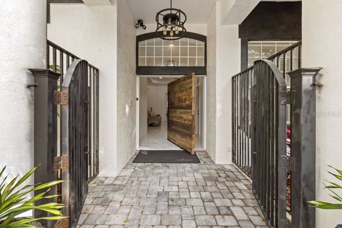 Image No.2-4 Bed House for sale