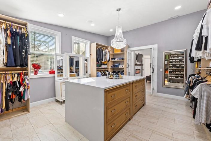 Image No.30-4 Bed House for sale