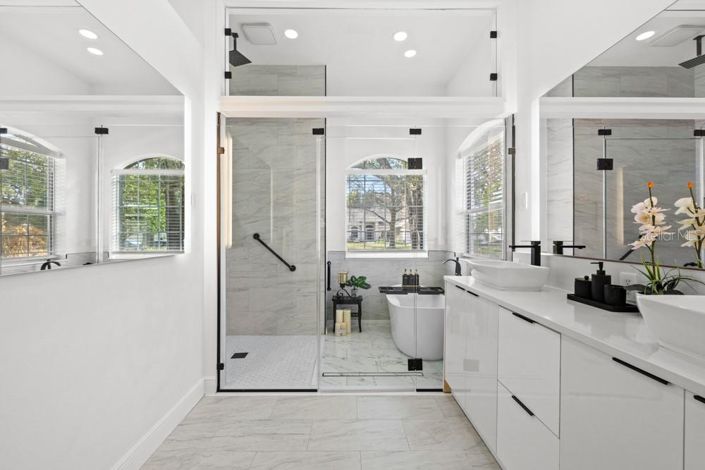 Image No.6-4 Bed House for sale