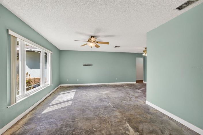 Image No.15-3 Bed House for sale