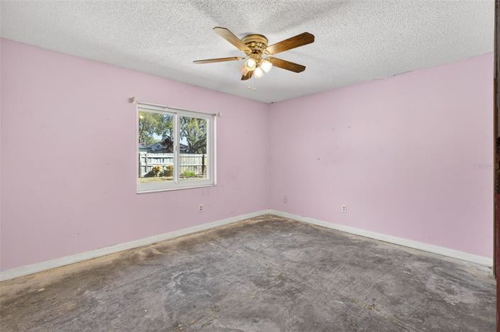 Image No.19-3 Bed House for sale