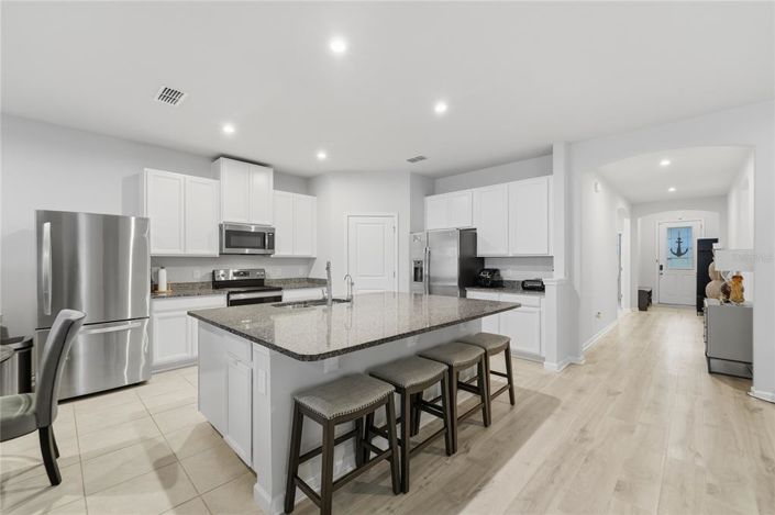 Image No.17-4 Bed House for sale