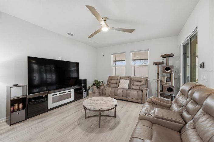 Image No.24-4 Bed House for sale