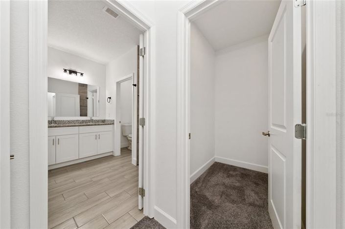 Image No.25-4 Bed Townhouse for sale