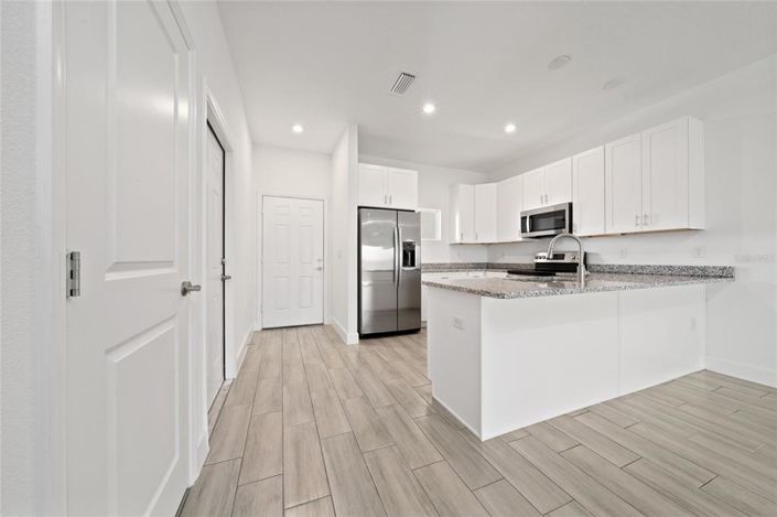 Image No.3-4 Bed Townhouse for sale