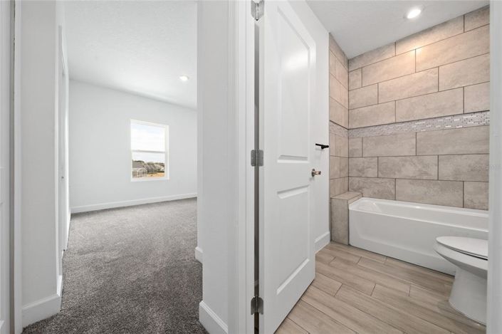 Image No.17-4 Bed Townhouse for sale