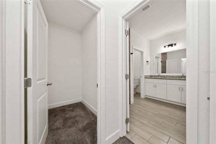 Image No.25-4 Bed Townhouse for sale