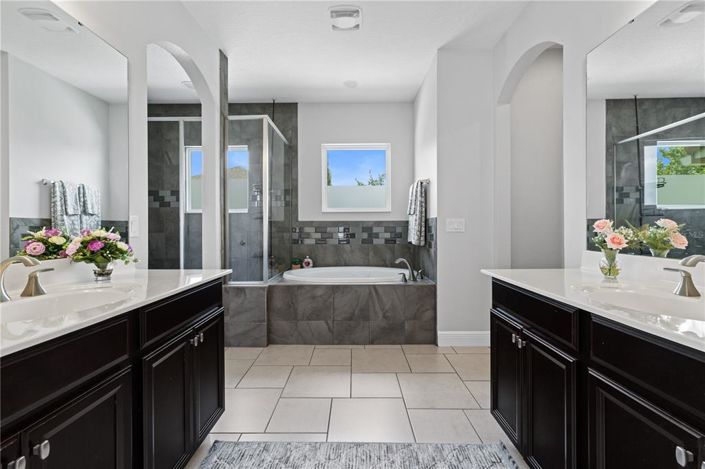 Image No.25-3 Bed House for sale