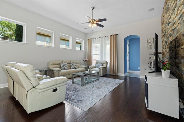 Image No.45-3 Bed House for sale