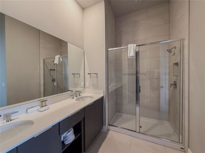 Image No.7-5 Bed Apartment for sale