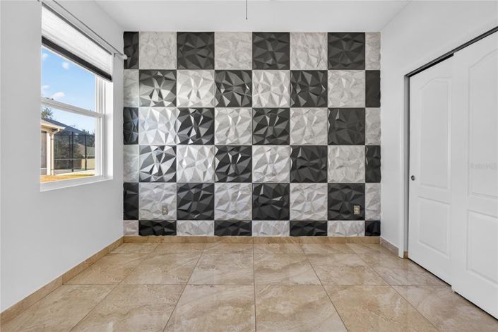 Image No.15-4 Bed House for sale