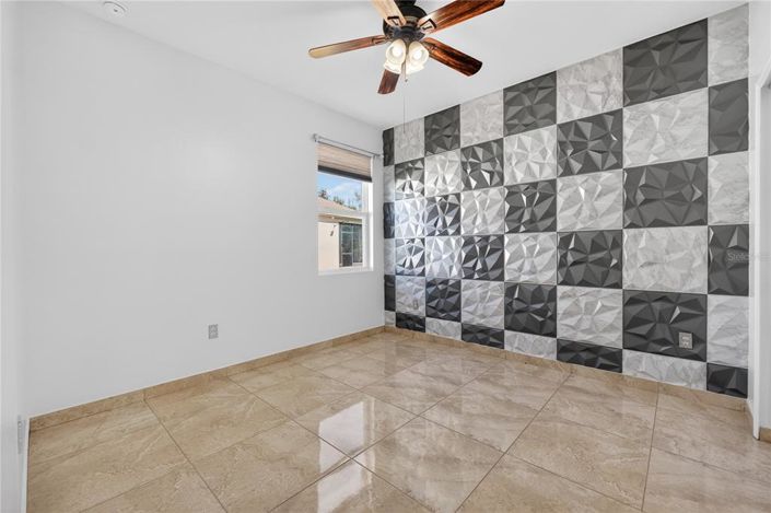 Image No.17-4 Bed House for sale