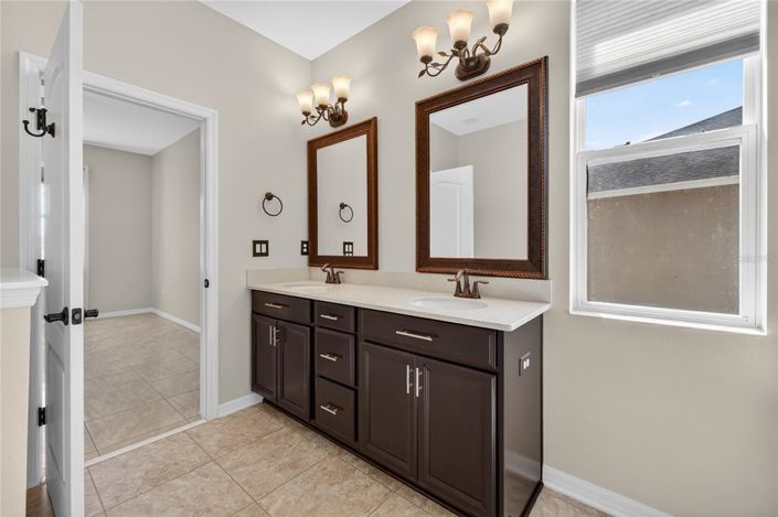 Image No.29-4 Bed House for sale