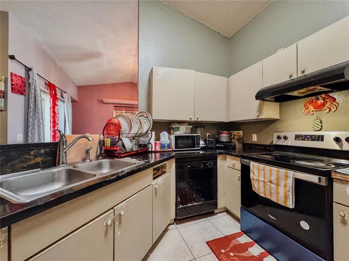 Image No.11-4 Bed House for sale