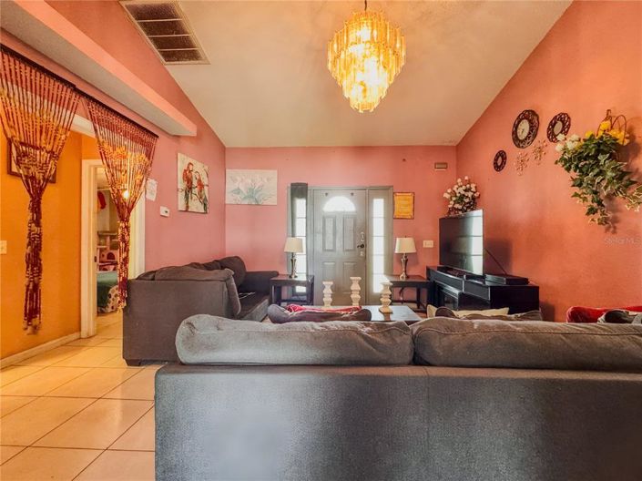 Image No.8-4 Bed House for sale