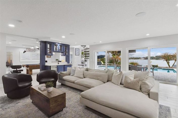 Image No.20-4 Bed House for sale