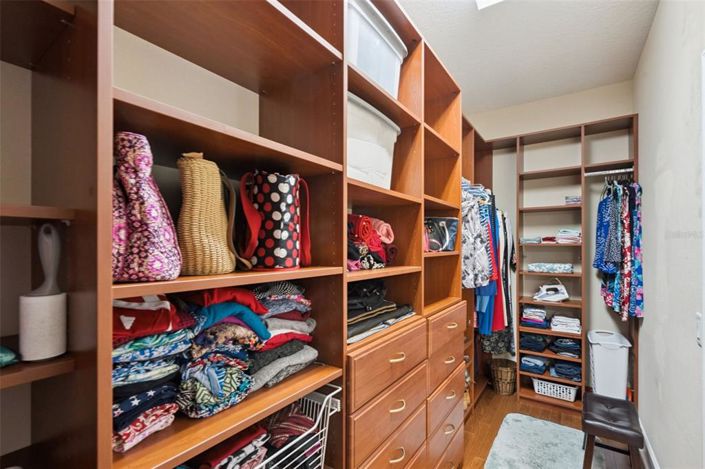 Image No.30-4 Bed House for sale