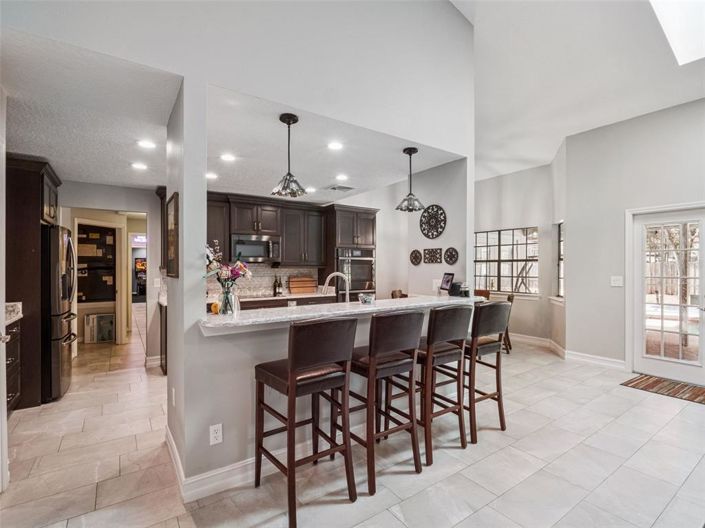 Image No.12-4 Bed House for sale