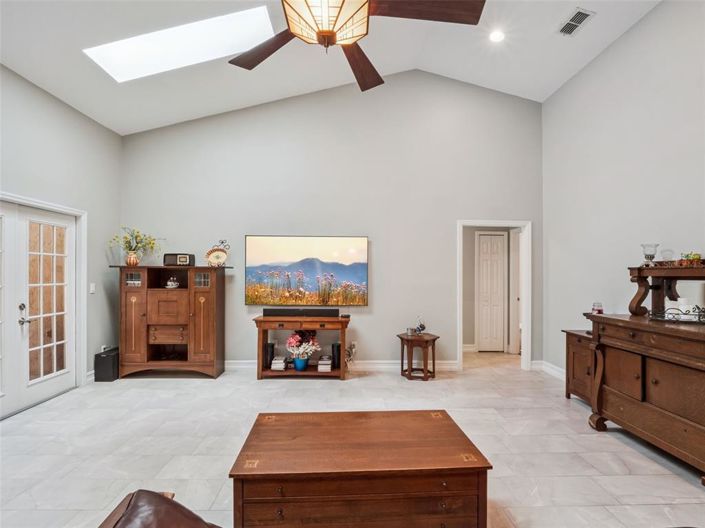 Image No.16-4 Bed House for sale