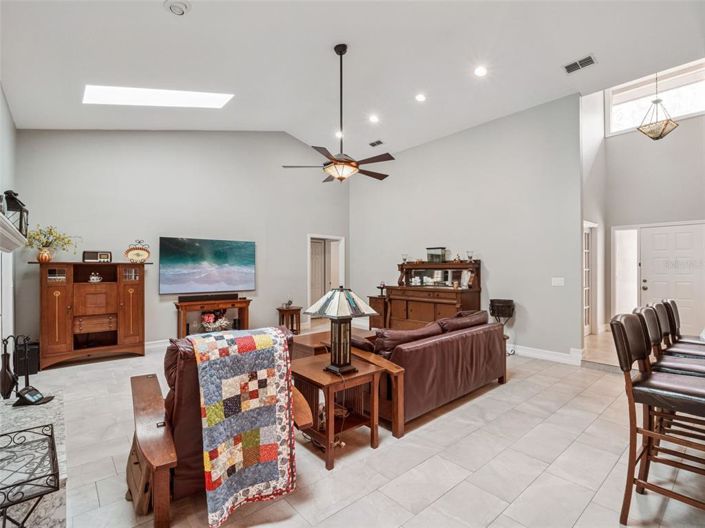 Image No.17-4 Bed House for sale