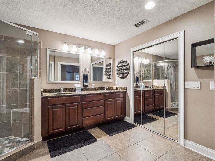 Image No.22-4 Bed House for sale