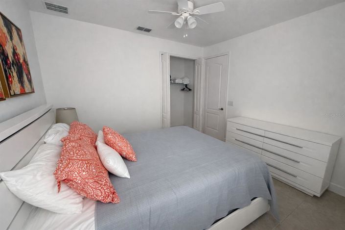 Image No.27-5 Bed House for sale